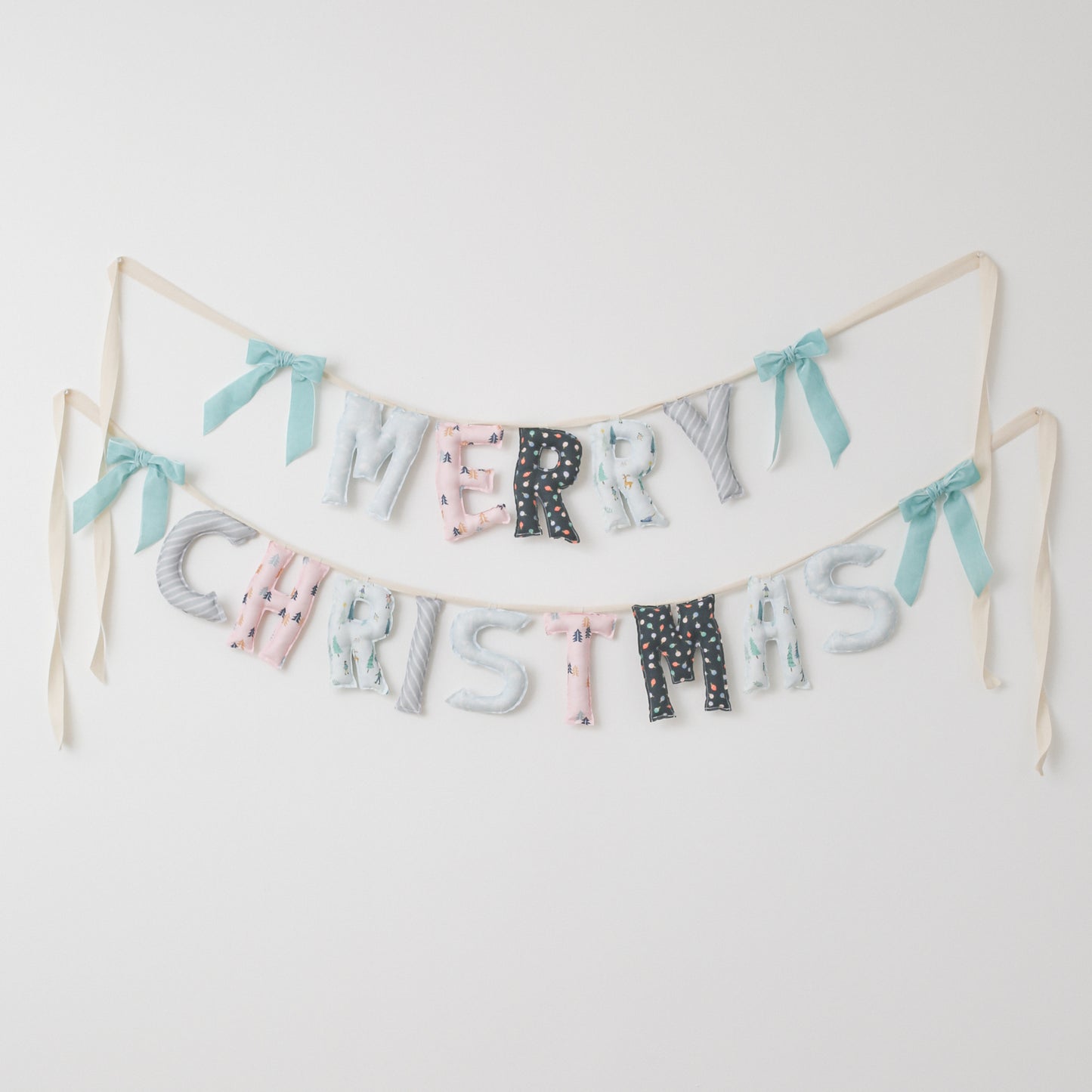 *Snowglobe Morning* Handmade Merry Christmas Garland
