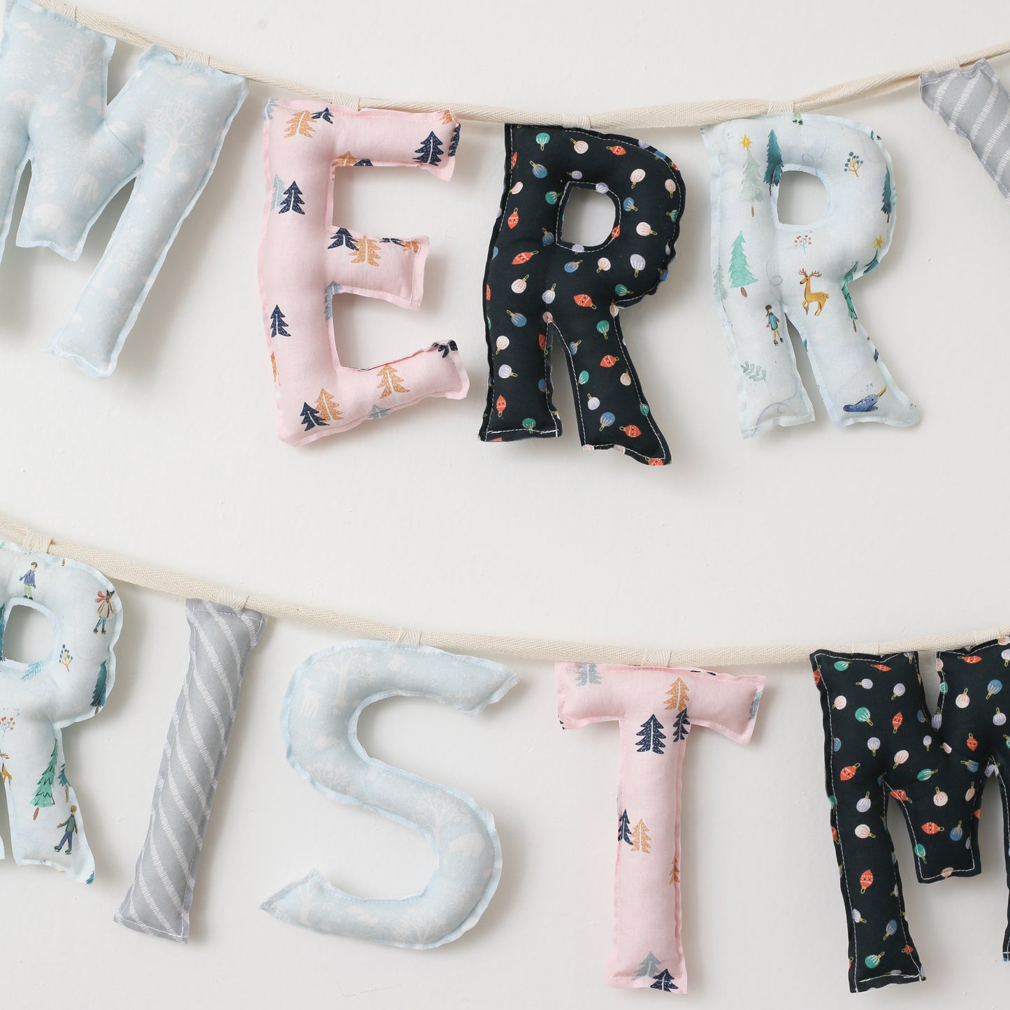*Snowglobe Morning* Handmade Merry Christmas Garland