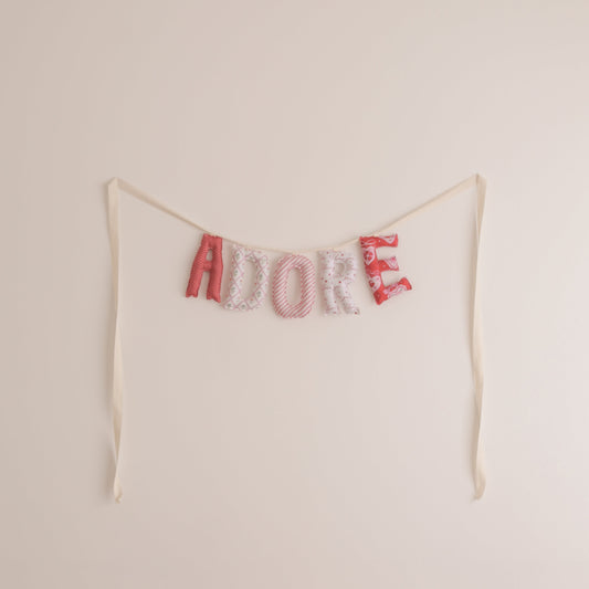 *Adore* Heirloom Garland